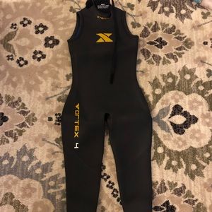 XTERRA women’s medium wetsuit